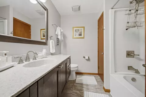 Bath - 515 E Oregon St, Polo, IL 61064 photo 3 of 3
