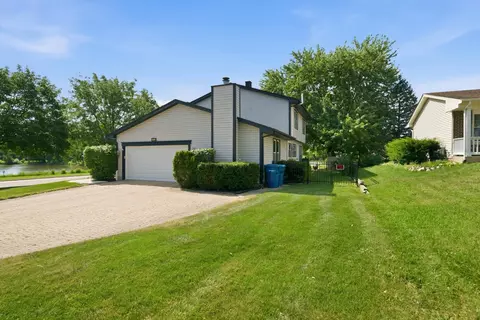 Exterior - 701 Bayberry Dr, Bartlett, IL 60103 photo 2 of 7