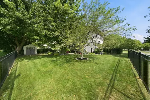 Exterior - 701 Bayberry Dr, Bartlett, IL 60103 photo 6 of 7