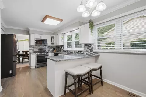 Kitchen - 701 Bayberry Dr, Bartlett, IL 60103 photo 4 of 5