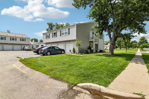 Exterior - 103 Daniel Ct #A, Bartlett, IL 60103 photo 3 of 4