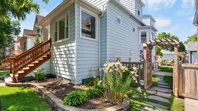 5818 W Byron St, Chicago, IL 60634