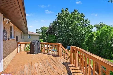 Exterior - 15329 Maple Dr, Oak Forest, IL 60452 photo 3 of 9