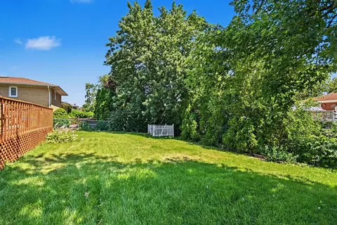 Exterior - 15329 Maple Dr, Oak Forest, IL 60452 photo 8 of 9