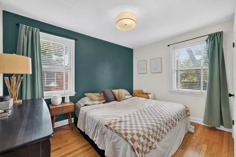 Bedroom - 1010 Evergreen St, Wheaton, IL 60187 photo 1 of 6