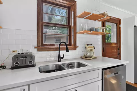 Kitchen - 1010 Evergreen St, Wheaton, IL 60187 photo 2 of 2