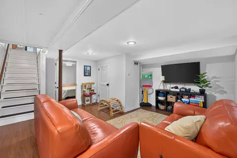 Living - 1010 Evergreen St, Wheaton, IL 60187 photo 4 of 4