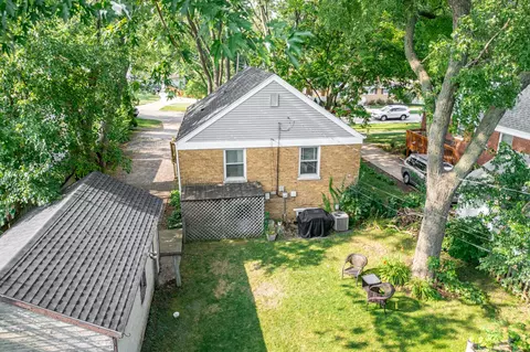 Exterior - 1010 Evergreen St, Wheaton, IL 60187 photo 10 of 10