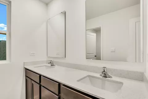 Bath - 14849 S Parkview Dr, Plainfield, IL 60544 photo 3 of 3