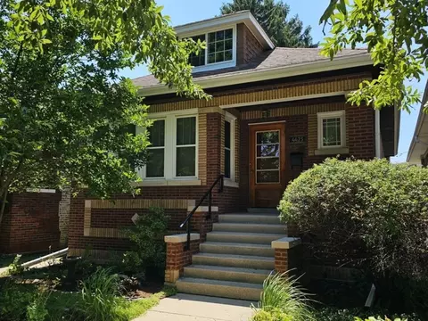 Undisclosed, Chicago, IL 60630