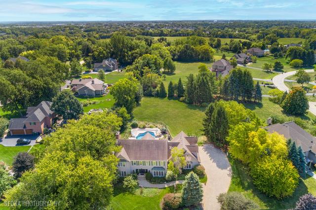 15 Mulberry Dr, Hawthorn Woods, IL 60047