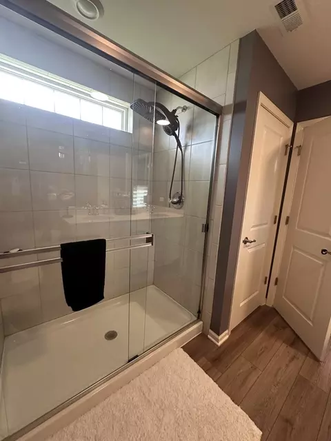 Bath - 16037 S Moss Ct, Plainfield, IL 60586 photo 4 of 4