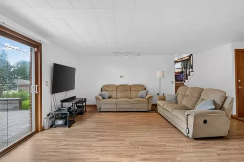 Living - 4506 Magnolia Dr, Rolling Meadows, IL 60008 photo 6 of 7
