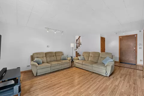 Living - 4506 Magnolia Dr, Rolling Meadows, IL 60008 photo 7 of 7