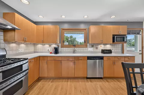 Kitchen - 4506 Magnolia Dr, Rolling Meadows, IL 60008 photo 2 of 3