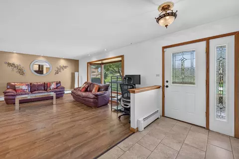 Entry Way - 4506 Magnolia Dr, Rolling Meadows, IL 60008 photo 1 of 2