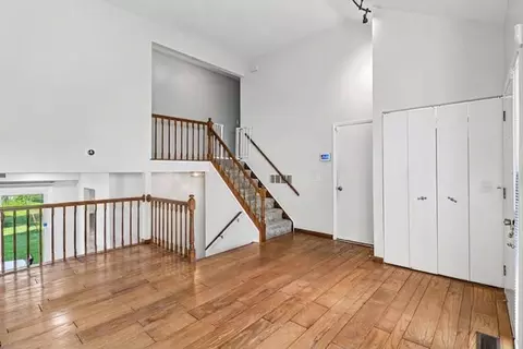Entry Way - 664 Claridge Cir, Hoffman Estates, IL 60169 photo 1 of 1