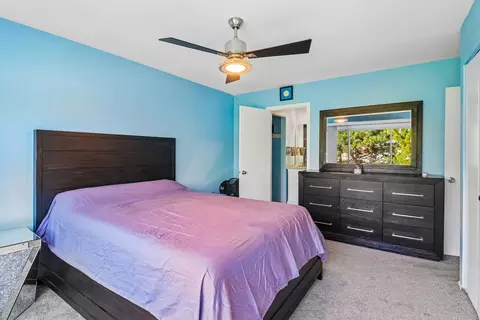 Bedroom - 664 Claridge Cir, Hoffman Estates, IL 60169 photo 4 of 5