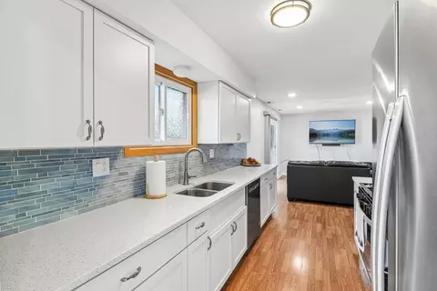 Kitchen - 664 Claridge Cir, Hoffman Estates, IL 60169 photo 4 of 4