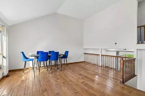 Dining - 664 Claridge Cir, Hoffman Estates, IL 60169 photo 4 of 4
