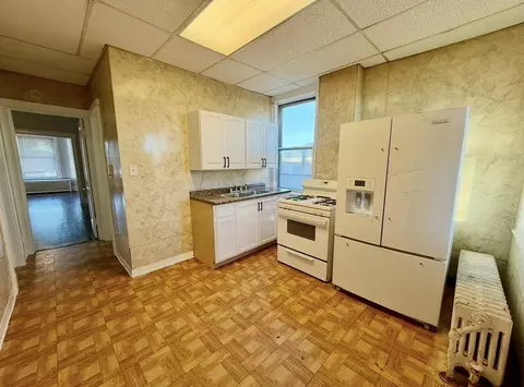 Kitchen - 743 E 69th Pl, Chicago, IL 60637 photo 1 of 7