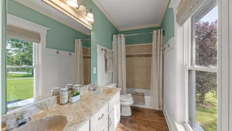 Bath - 3614 Wolf Rd, Oswego, IL 60543 photo 2 of 4