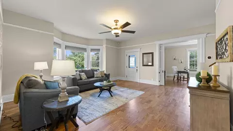 Living - 3614 Wolf Rd, Oswego, IL 60543 photo 2 of 3