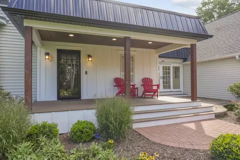 Exterior - 3614 Wolf Rd, Oswego, IL 60543 photo 5 of 16