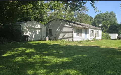 Exterior - 1801 Clover Ln, Champaign, IL 61821 photo 2 of 2