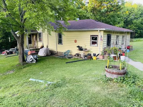 420 E 3rd St, Spring Valley, IL 61362 photo 1
