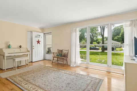2102 George St, Rolling Meadows, IL 60008 photo 5