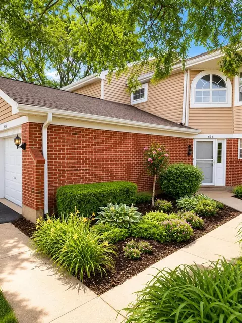624 W Happfield Dr #1717D, Arlington Heights, IL 60004