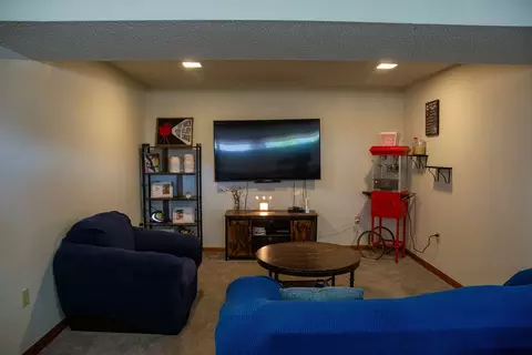 Living - 1015 Suncrest Dr, Fulton, IL 61252 photo 2 of 2