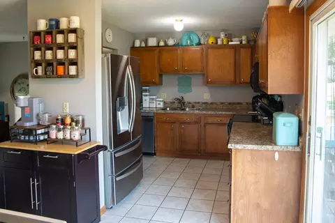 Kitchen - 1015 Suncrest Dr, Fulton, IL 61252 photo 1 of 1