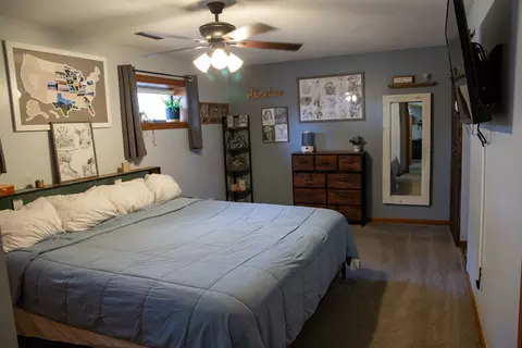 Bedroom - 1015 Suncrest Dr, Fulton, IL 61252 photo 1 of 4
