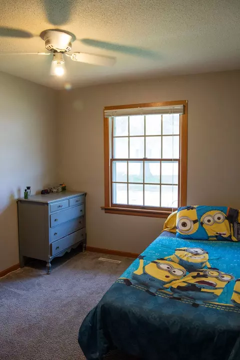 Bedroom - 1015 Suncrest Dr, Fulton, IL 61252 photo 2 of 4