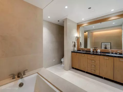 159 E Walton Pl #7E, Chicago, IL 60611 photo 16