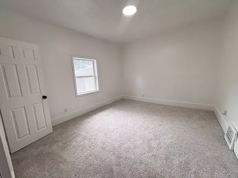 617 E 4th St, Centralia, IL 62801 photo 10