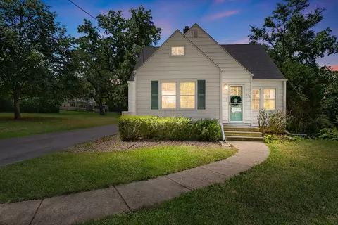 422 Harden St, Antioch, IL 60002