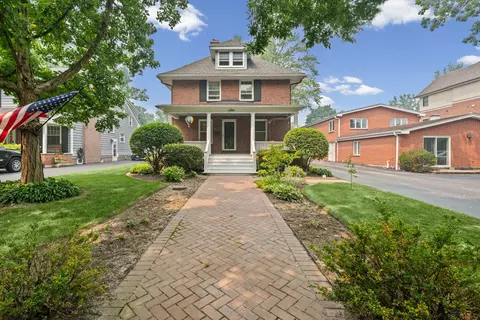 1538 Oakwood Ave, Highland Park, IL 60035