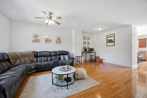Living - 435 E Railroad Ave, Bartlett, IL 60103 photo 2 of 3