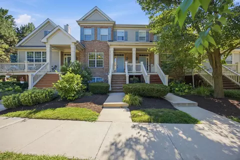 Exterior - 435 E Railroad Ave, Bartlett, IL 60103 photo 3 of 7