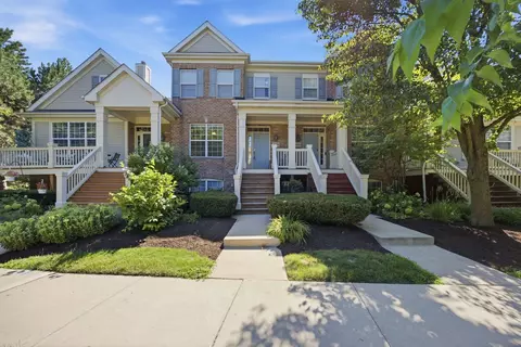 Exterior - 435 E Railroad Ave, Bartlett, IL 60103 photo 2 of 7