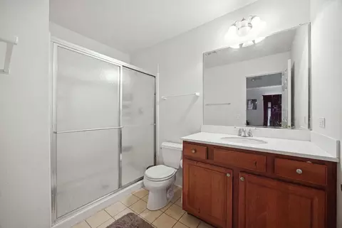 Bath - 435 E Railroad Ave, Bartlett, IL 60103 photo 3 of 3