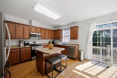 Kitchen - 435 E Railroad Ave, Bartlett, IL 60103 photo 2 of 3