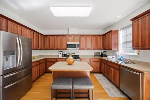 Kitchen - 435 E Railroad Ave, Bartlett, IL 60103 photo 3 of 3