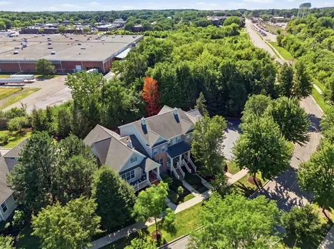 View/Area - 435 E Railroad Ave, Bartlett, IL 60103 photo 3 of 5