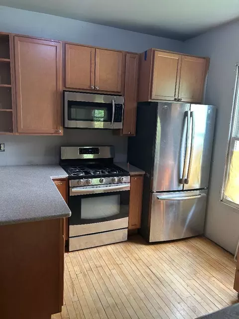 Kitchen - 3545 Oak Ave, Brookfield, IL 60513 photo 2 of 3