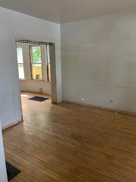 Living - 3545 Oak Ave, Brookfield, IL 60513 photo 1 of 2