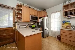 Kitchen - 3545 Oak Ave, Brookfield, IL 60513 photo 1 of 3
